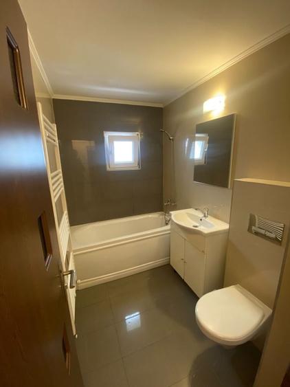 Apartament cu 2 camere decomandat în Plopilor