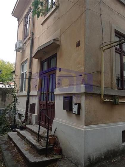 Casă individuală cu 4 camere cu Canalizare în Dacia