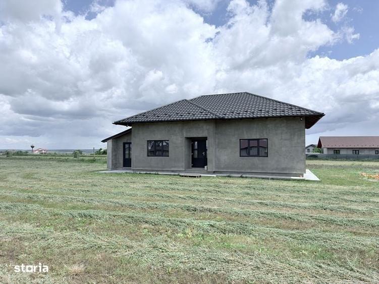 Casă cu 3 camere cu Teren 1000 Mp în Stăuceni