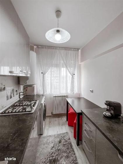 Apartament cu 2 camere semidecomandat în Podu Roș