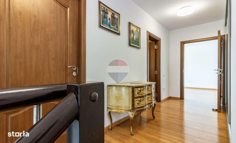 Apartament cu 4 camere în Unirii