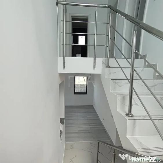 Casă cu 5 camere cu Teren 400 Mp în Domnești
