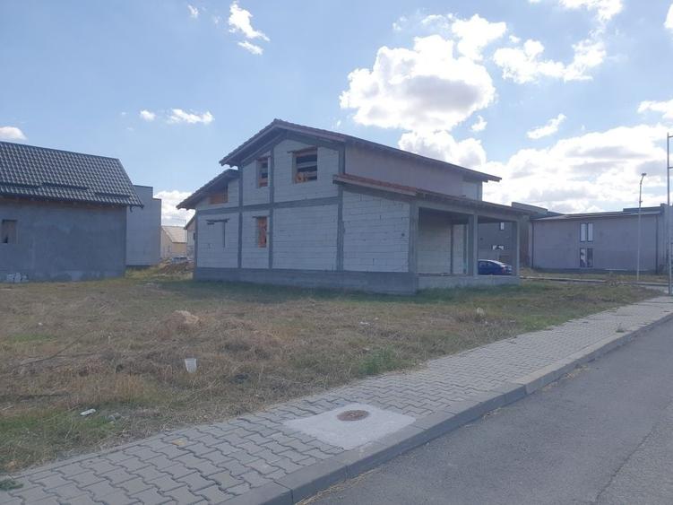 Casă cu 4 camere în Valu lui Traian
