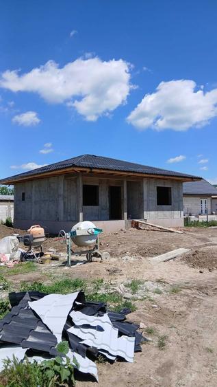Casă cu 3 camere în Muntenii de Sus