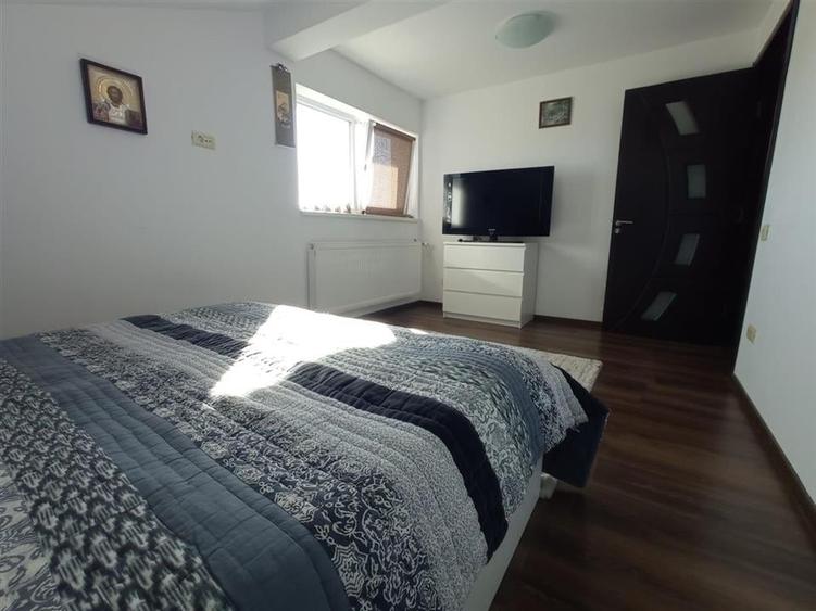 Apartament cu 5 camere decomandat în Copou
