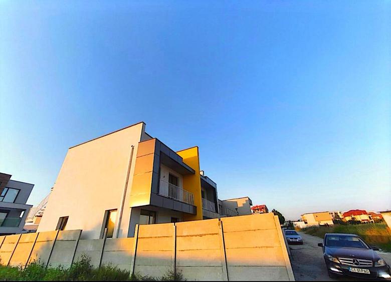 Duplex cu 4 camere cu Canalizare în Nord