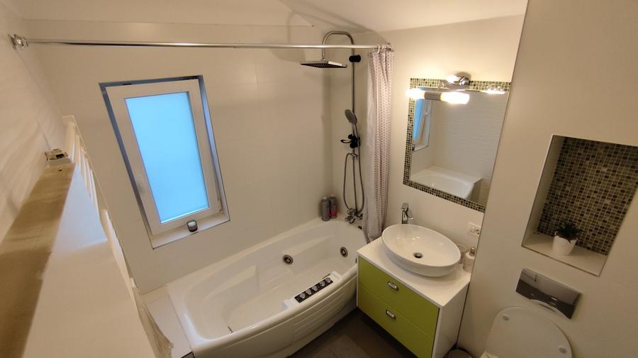 Duplex cu 5 camere cu Canalizare în Florești