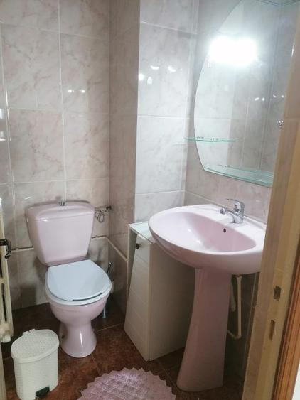 Apartament cu 3 camere decomandat în Far