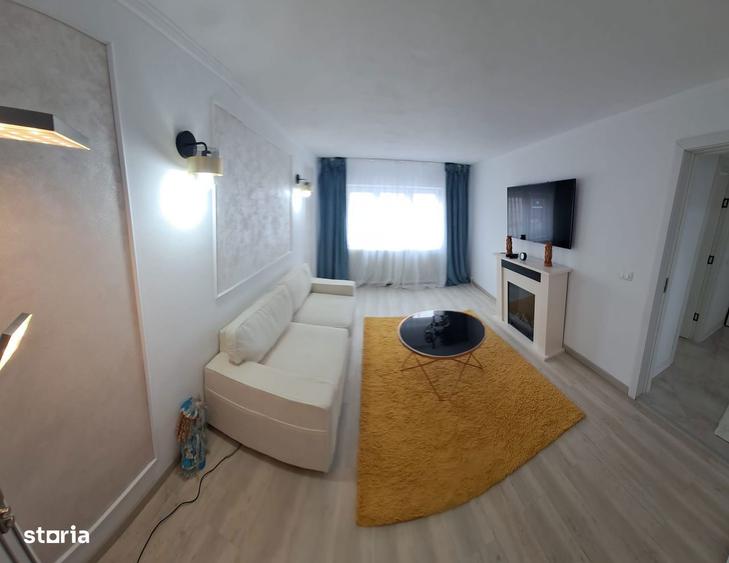 Apartament cu 4 camere decomandat în Central