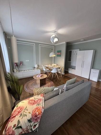 Apartament cu 2 camere semidecomandat în Florești