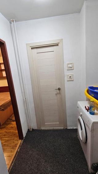 Apartament cu 4 camere decomandat în Titan