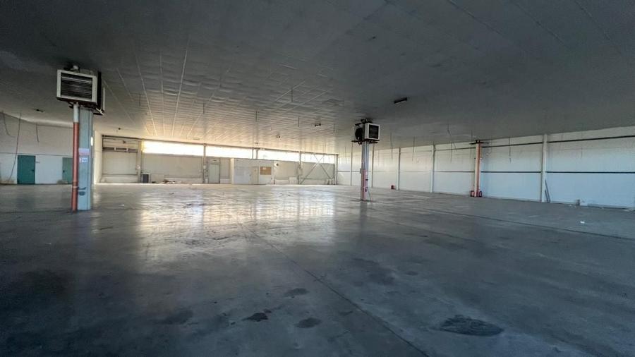 Spațiu comercial, de 1,400 mp, în Aeroport