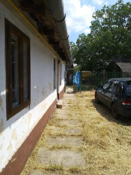 Casă cu 3 camere cu Teren 1960 Mp în Central
