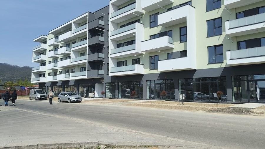 Apartament cu 2 camere decomandat în Exterior Vest