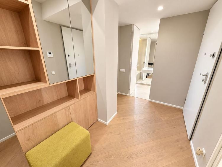 Apartament cu 3 camere decomandat, mobilat în Cotroceni