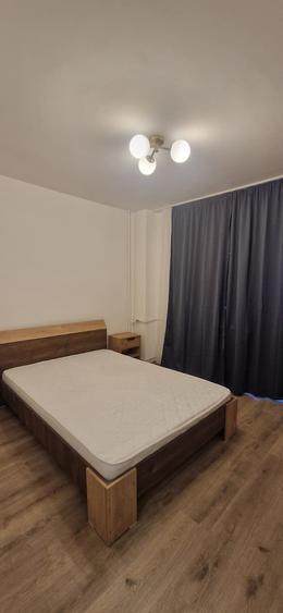Apartament cu 3 camere decomandat în P-ța Muncii