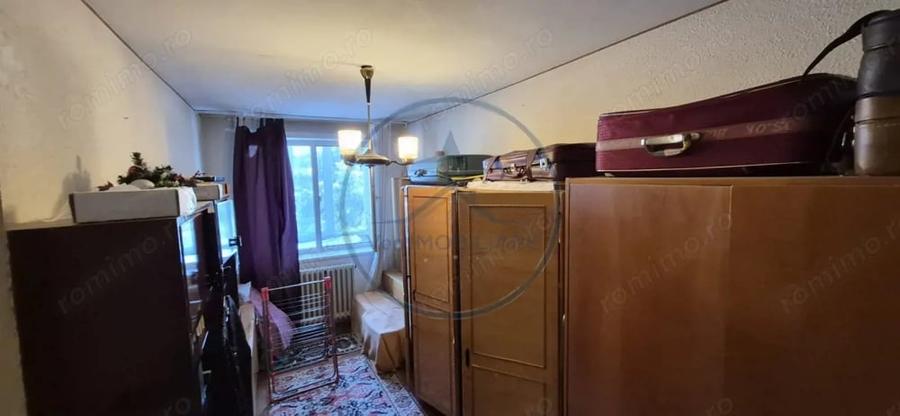 Apartament cu 3 camere decomandat în Decebal