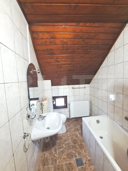 Duplex cu 5 camere cu Canalizare în Central