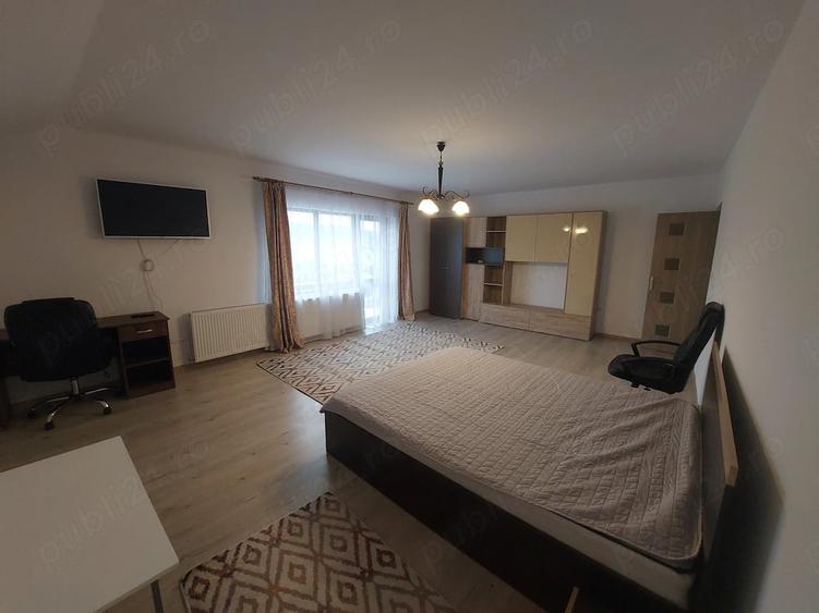 Apartament cu 2 camere decomandat în Livezeni