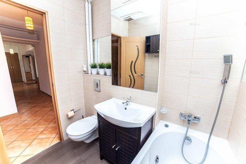Apartament cu 3 camere decomandat în Berceni