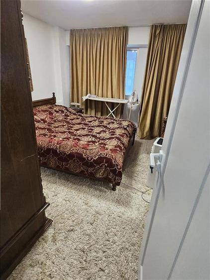 Apartament cu 3 camere decomandat, mobilat în Pantelimon