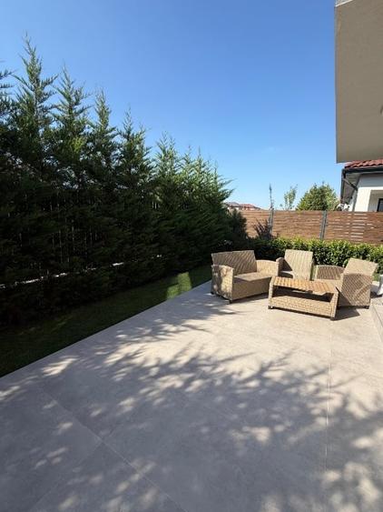 Duplex cu 4 camere cu Canalizare în Central