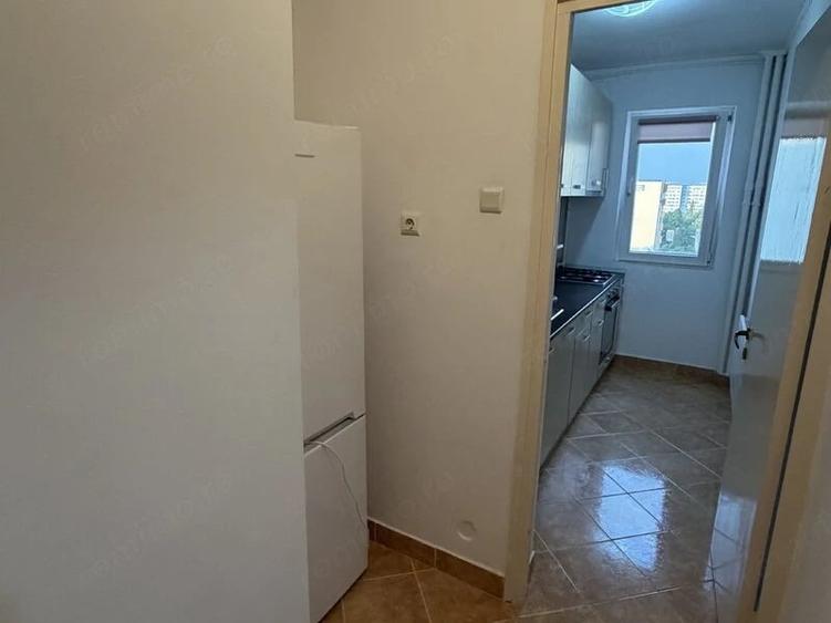 garsoniera dristor-metrou la scara blocului-modern - 8
