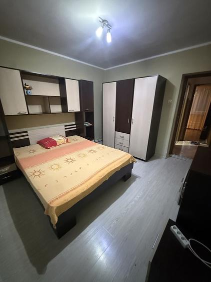 Apartament cu 3 camere decomandat în Săsar