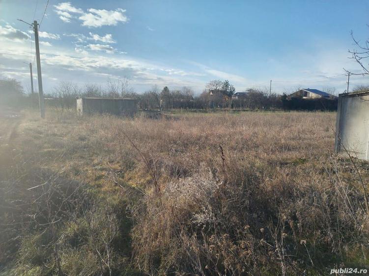 Teren de 1056 mp, în Sinești