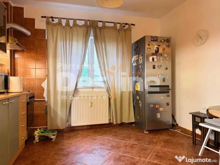 Apartament cu 3 camere decomandat în Nerva Traian