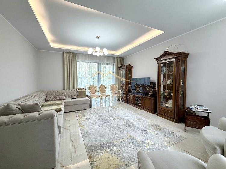 Duplex cu 5 camere cu Canalizare în Central