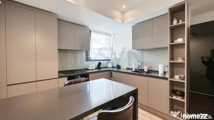 Apartament cu 4 camere semidecomandat în Herăstrău
