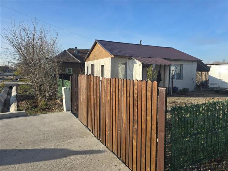 Casă individuală cu 2 camere cu Teren 2489 Mp în Homorog