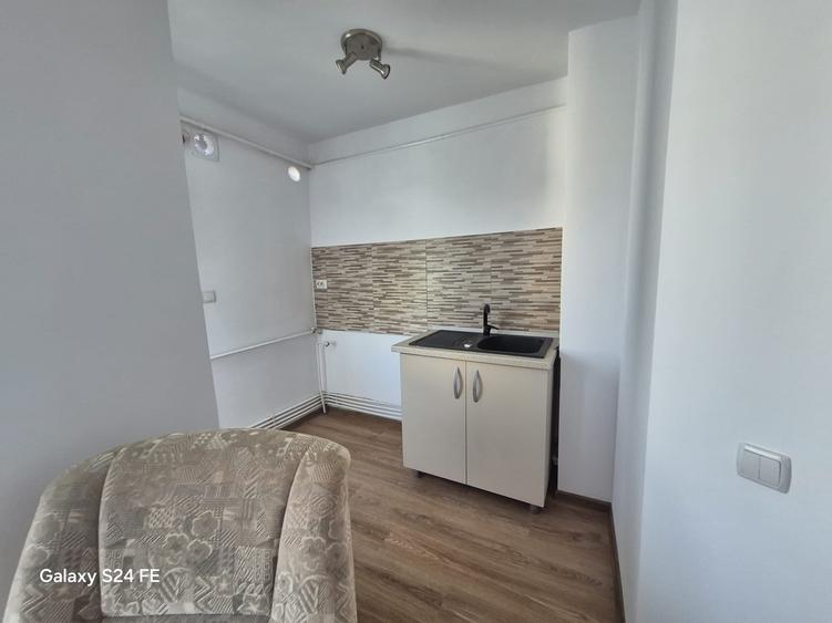 Garsonieră decomandată, mobilată în Dărmănești