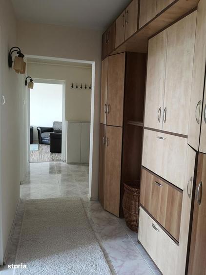 Apartament cu 3 camere decomandat, mobilat în Tomis Nord