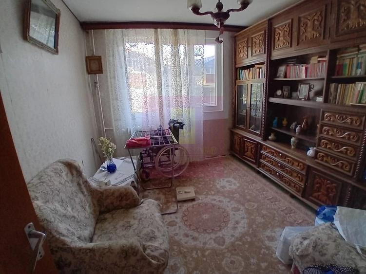 Apartament cu 4 camere decomandat în Brâncoveanu