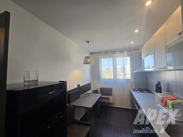 Apartament cu 2 camere semidecomandat, mobilat în P-ța Alba Iulia