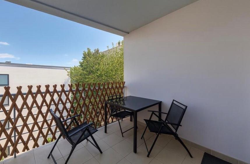 Apartament cu 3 camere decomandat, mobilat în Aviatorilor