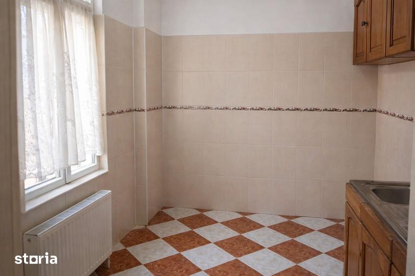 Casă cu 3 camere cu Teren 82 Mp în Gara de Nord