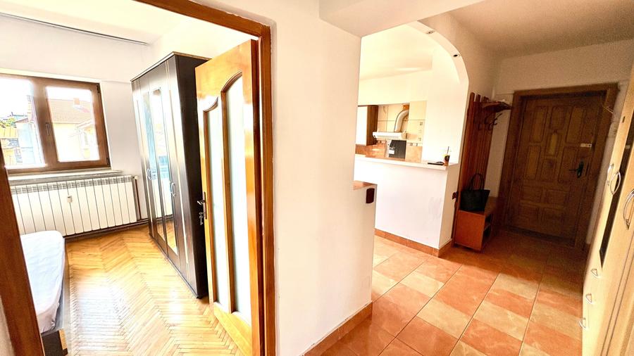 Apartament cu 2 camere decomandat în Traian