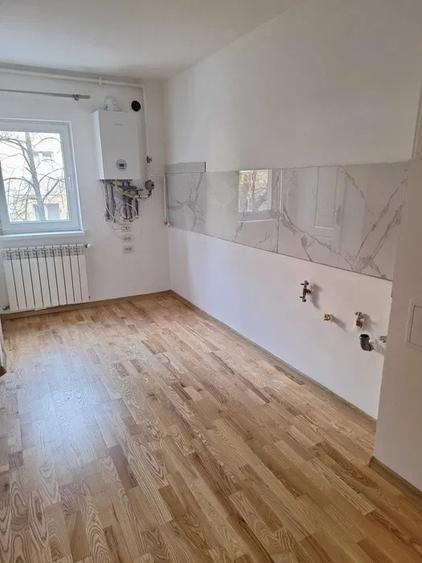 Apartament cu 4 camere decomandat în Zorilor