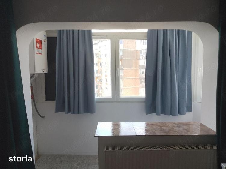 Apartament cu 4 camere în Văcăresti