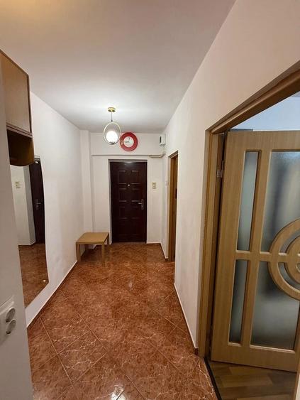 Garsonieră decomandată în Palat