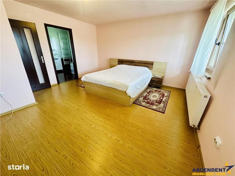 Casă cu 4 camere cu Teren 2389 Mp în Sânpetru