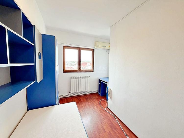Apartament cu 3 camere decomandat în Alexandru cel Bun