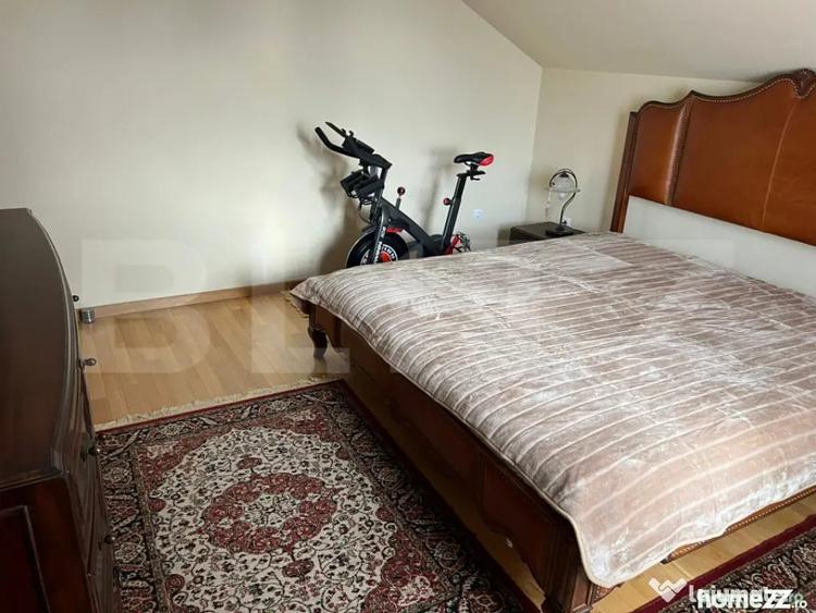Casă cu 7 camere cu Teren 330 Mp în Burdea