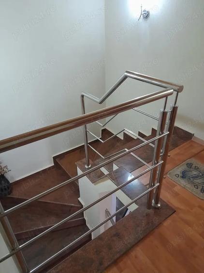 Casă cu 4 camere în Central