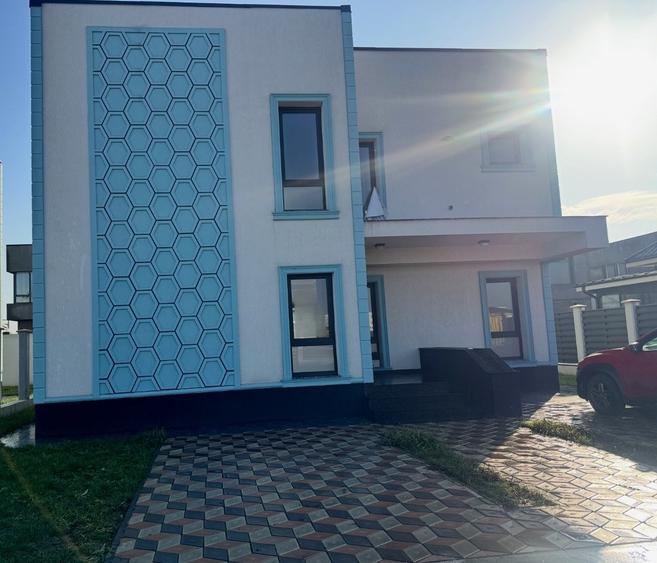 Casă individuală cu 4 camere cu Teren 300 Mp în Tunari
