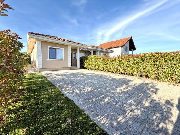 Duplex cu 3 camere cu Canalizare în Ghiroda