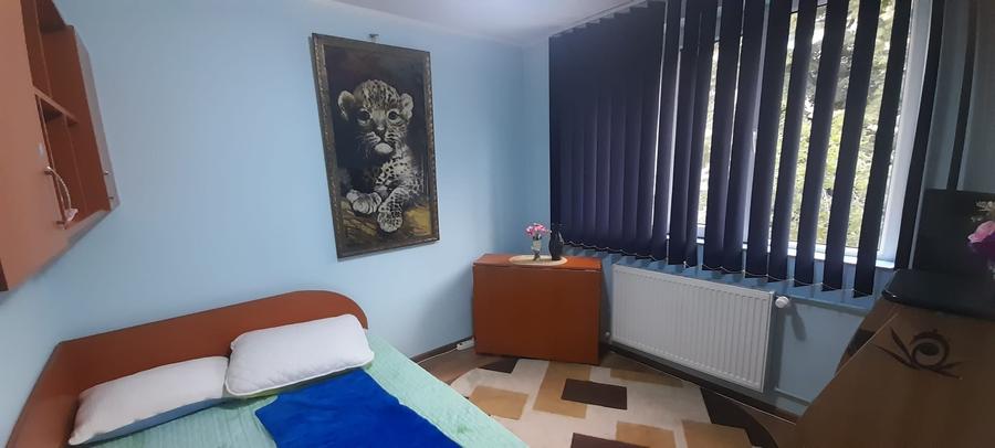 Apartament cu 3 camere semidecomandat în 1 Decembrie 1918